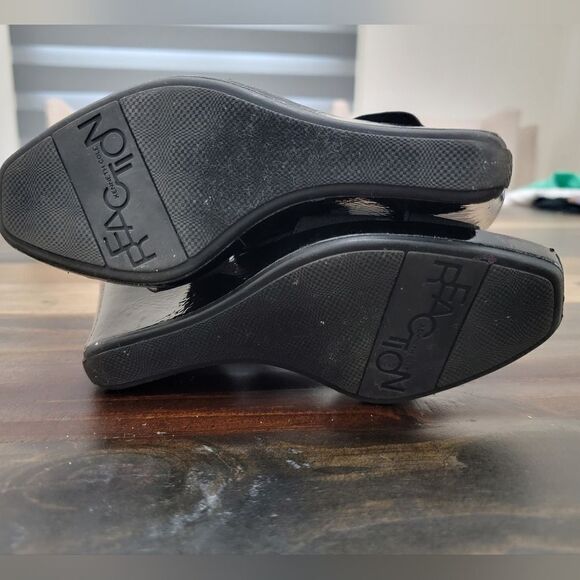 Kenneth Cole Reaction Women's Strappy Sandals Solid Black Back Zipper Size 7.5 - Picture 8 of 8